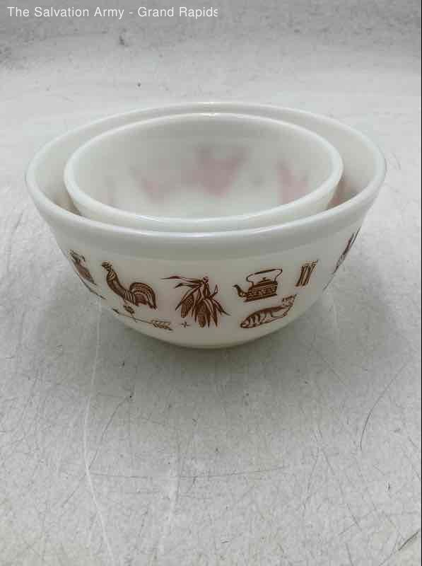 Pyrex White Brown Red Early American And Friendship Mixing Bowls Set Of 2