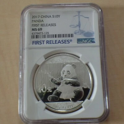 China 10 yuan Panda 2017 NGC MS69 First Releases silver 99.9% 30g coin in a SLAB - Photo 1/4