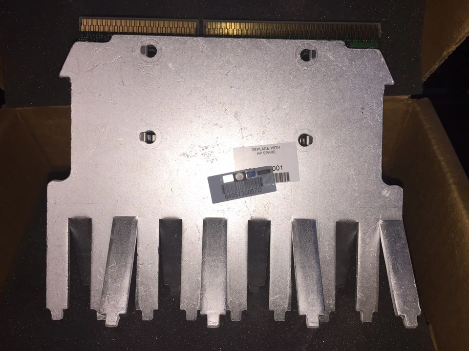 356082-001 HP Compaq Celeron 333/66, 128kb Processor with Heatsink - Image 2 of 4