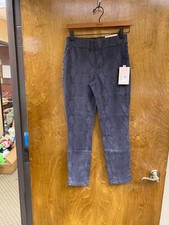 Women NWT "NYDJ" gray reptile pattern leggings pants.  Skinny Size 0.
