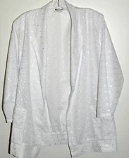 All Hours White Eyelet Open-Front Top Floral Embroidery Sz Medium EUC