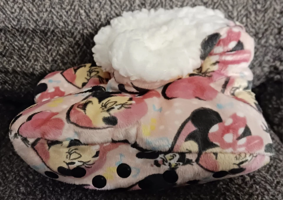 Toddler Girl 2T-3T Shoe Size 4.5-7.5 Fuzzy Babba Slipper Socks Minnie Mouse New - Image 2 of 4