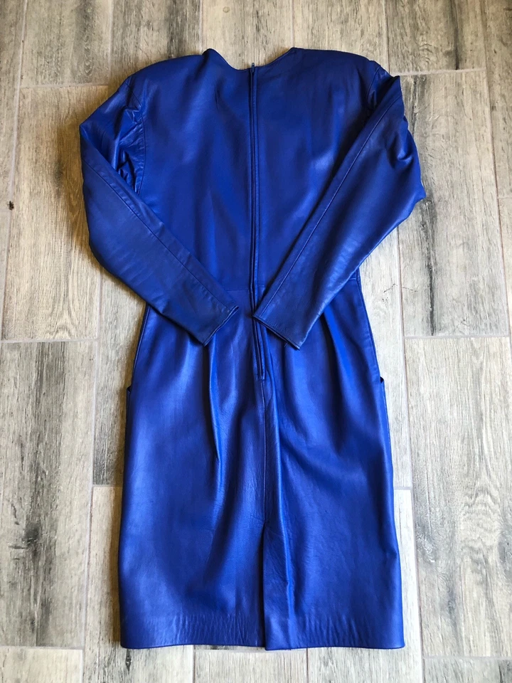Vestido vintage de cuero azul cobalto años 80 Foto 2 de 4