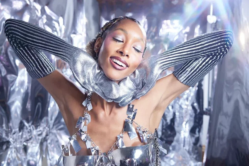 Tiffen 52mm Black Fog 1/2 Filter - Soft Focus & Diffusion Filters - MFR #52BF12 - Image 2 of 3