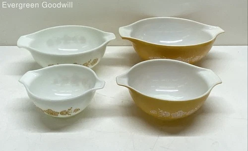 Set of 4 Pyrex Butterfly Gold Cinderella Nesting Mixing Bowls