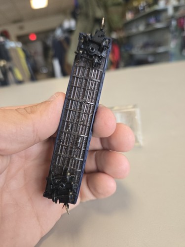 Micro-Trains N scale Grand Trunk Western 50’ Gondola, #46120, Rd #146021 - Picture 9 of 15