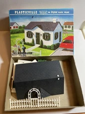 Plasticville O/S Bungalow 1629 w/trellis and original box