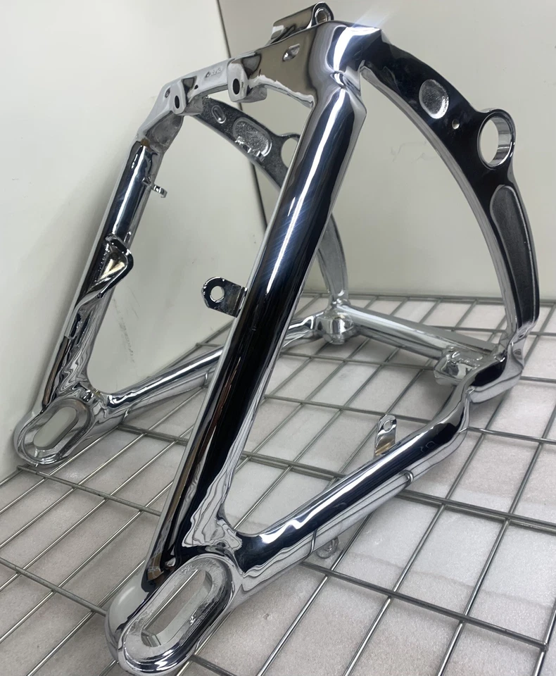Harley ROCKER SOFTAIL 2008 - 2012 年 FXCW 后定制 Chrome Swingarm 原始设备制造商更换 — 第 4/4 张图片