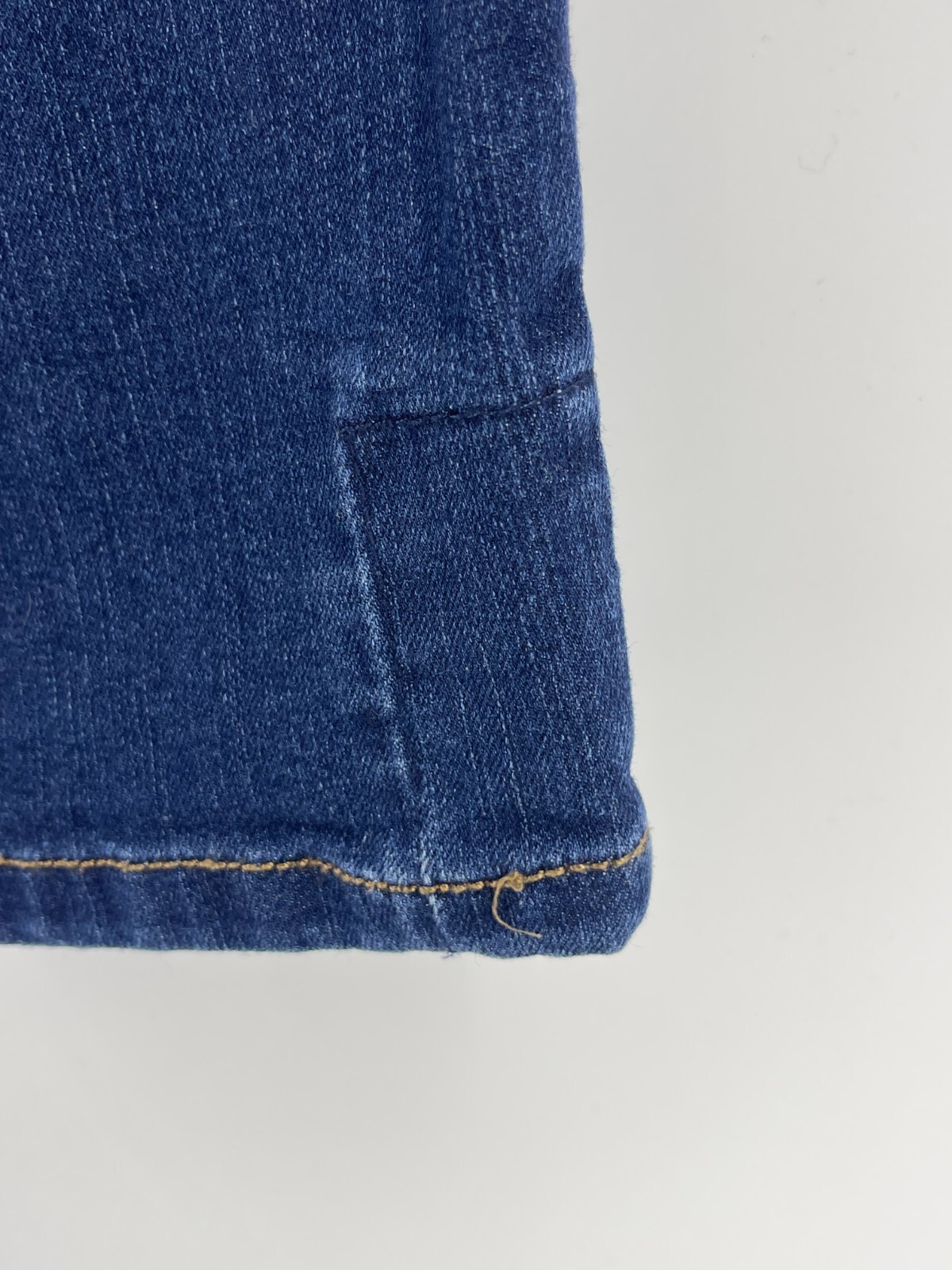 Bandolino Women's Mandie Skimmer Denim Cropped High Rise Jeans Size 14