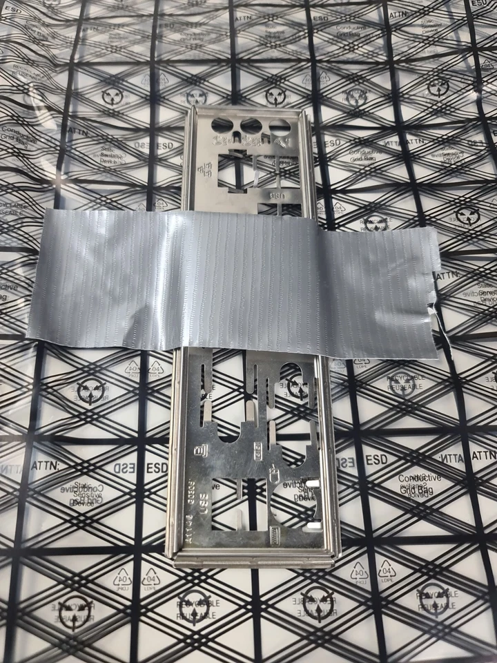 carte mere gigabyte GA-Z68AP-D3 socket intel lga1155 lga 1155 Z68 - Photo 4/4