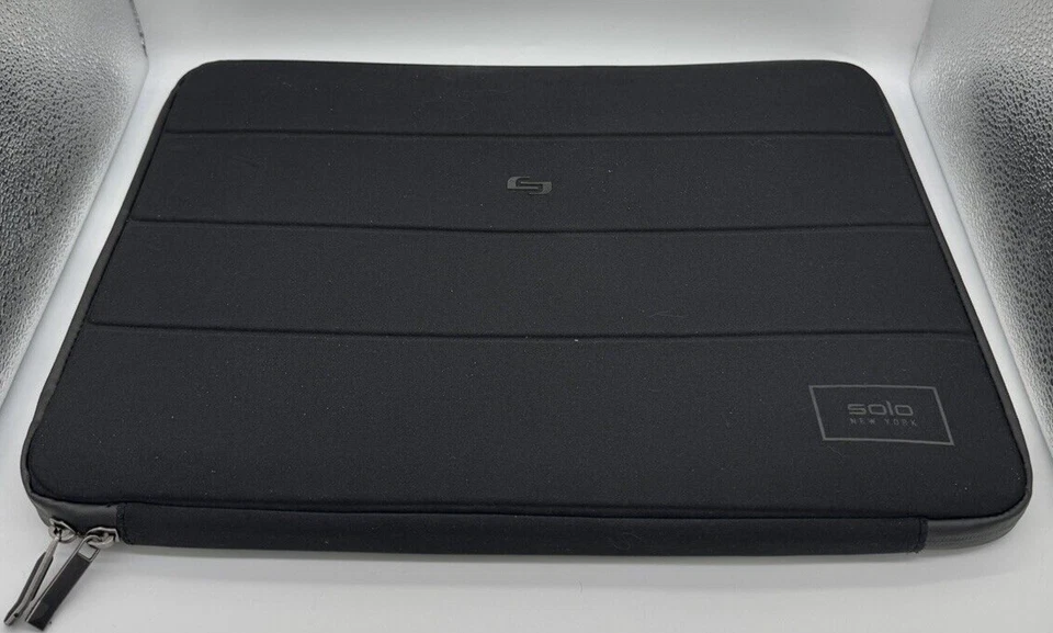 Funda acolchada Solo New York PRO Ultrabook Bond para portátil Macbook de 17,3" negra Foto 2 de 4