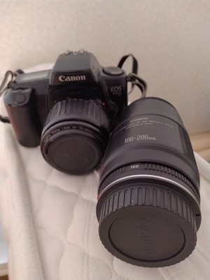 Canon EOS 1000 Film Camera with Telephoto Lens and Tripod Excellent Condition