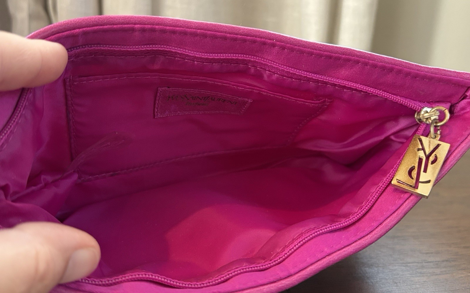 Borsa YSL Yves Saint Laurent rosa fucsia logo trucco cosmetico pochette vintage nuova