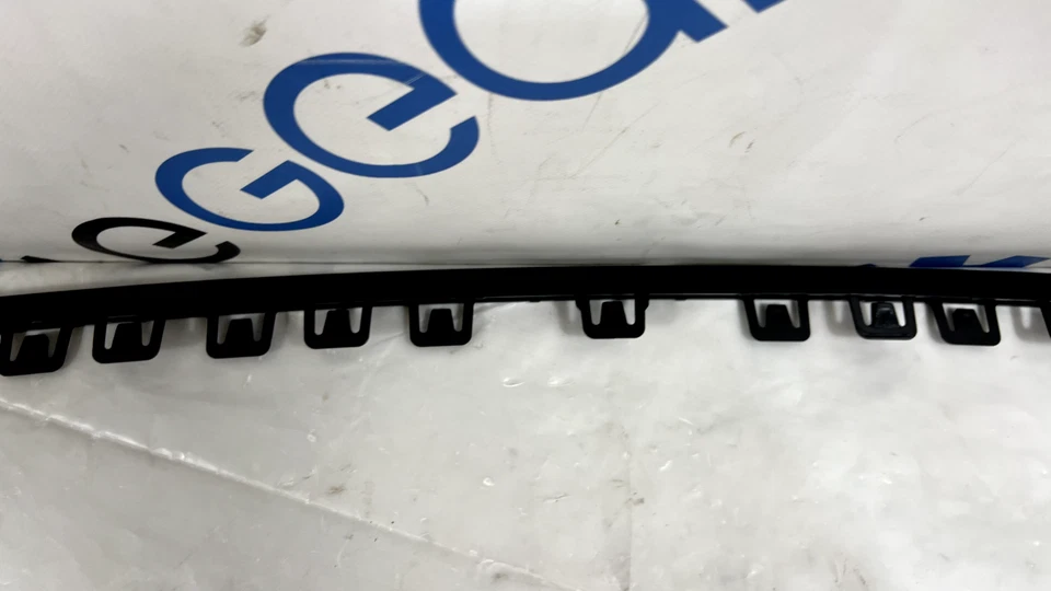 Audi RS5 2019 cupé - Sportback Sportback tira de seguridad OEM 8W6807900B Foto 3 de 4