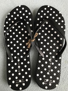 primark black flip flops