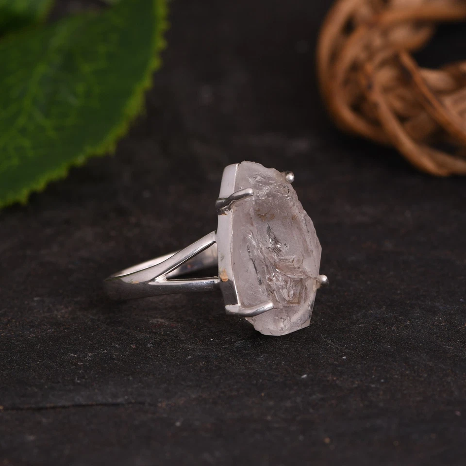 Anillo de piedras preciosas ásperas de diamantes naturales Herkimer hecho a mano joyería de cristal para mujer Foto 3 de 4