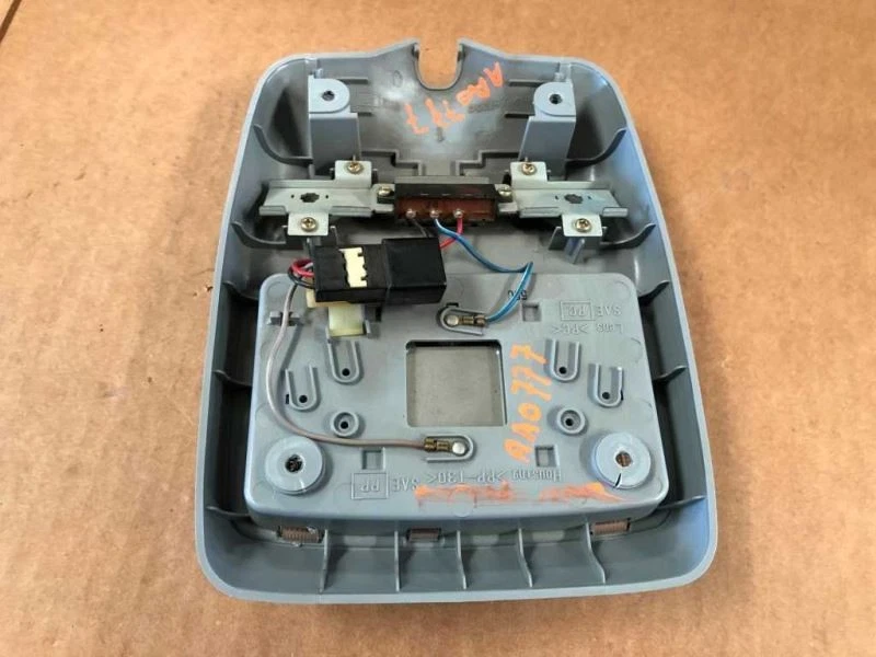 06 三菱 Fuso 4.9L 柴油二手内部头顶控制台圆顶灯 — 第 4/4 张图片