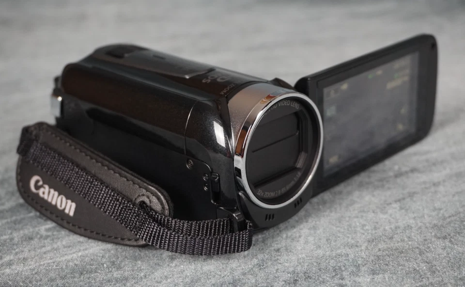 Canon VIXIA HF R40 Full HD 1080p 60fps MP4 8GB Flash Camcorder Black 32x Tested - Image 4 of 4