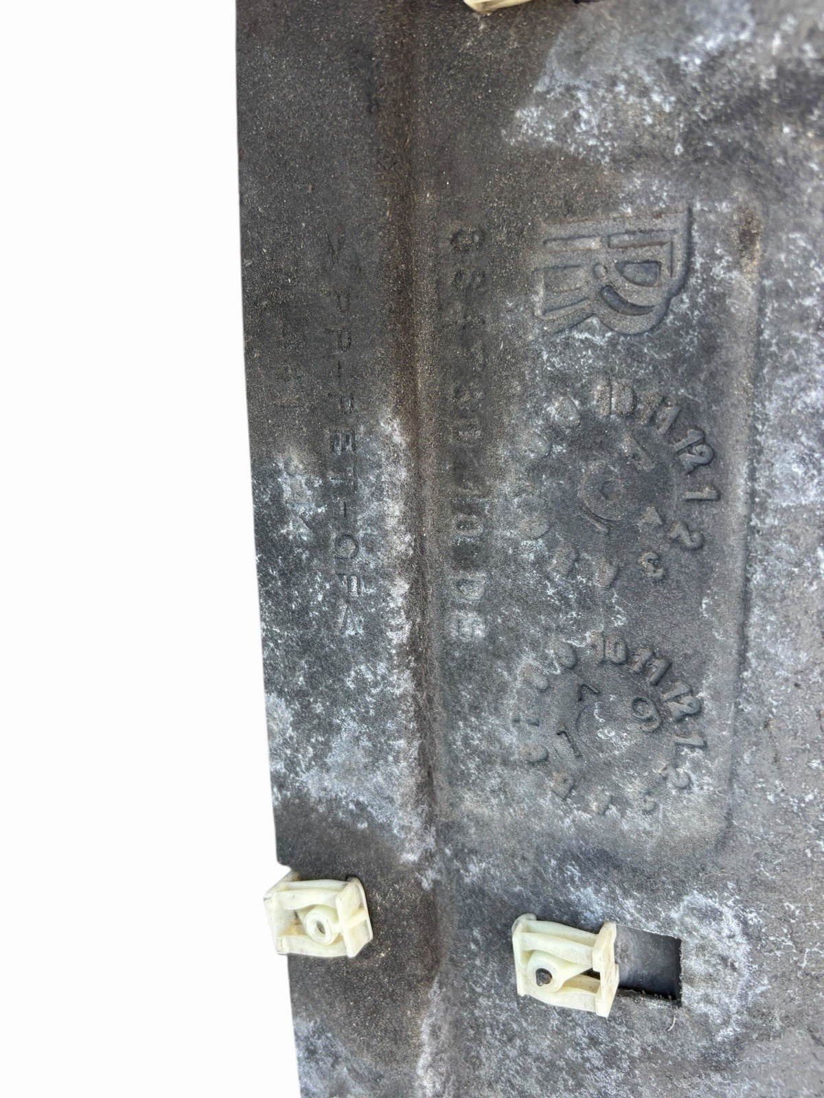 Front Engine compartment shielding For Rolls-Royce Cullinan OEM 51757441344 Used