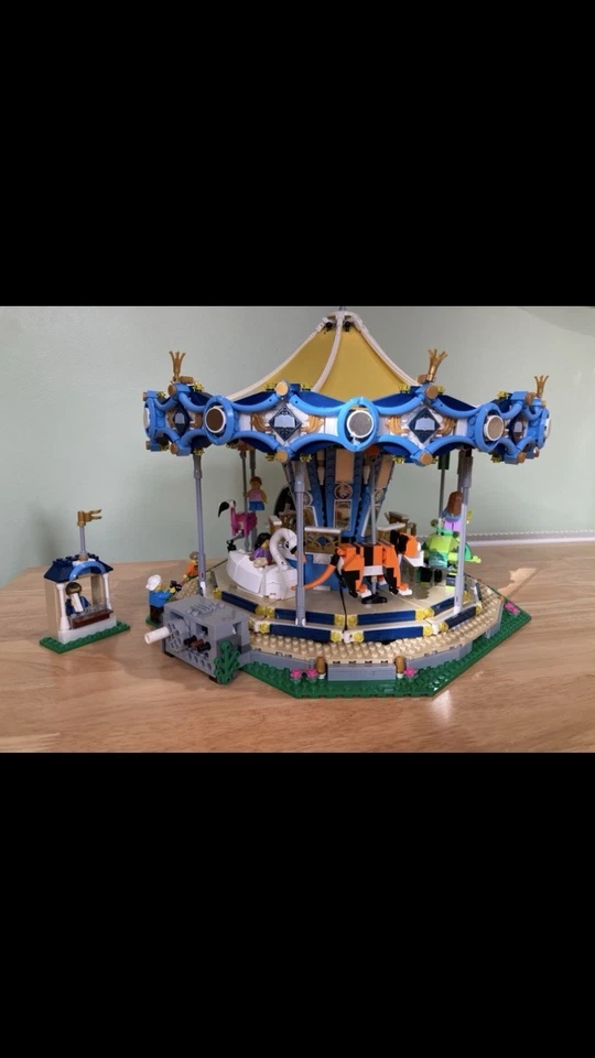 LEGO Creator 10257 Carousel, photo 4 of 5
