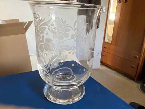 Villeroy and Boch glass candlelamp with etched flower design