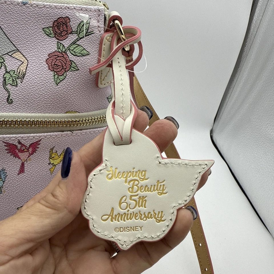 Bandolera Disney Dooney & Bourke Aurora La Bella Durmiente 65 Aniversario Nueva con Etiquetas Foto 4 de 4