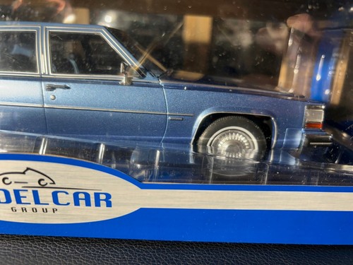 1/18 MCG - 1982 CADILLAC FLEETWOOD BROUGHAM - LIGHT BLUE METALLIC - Picture 17 of 24