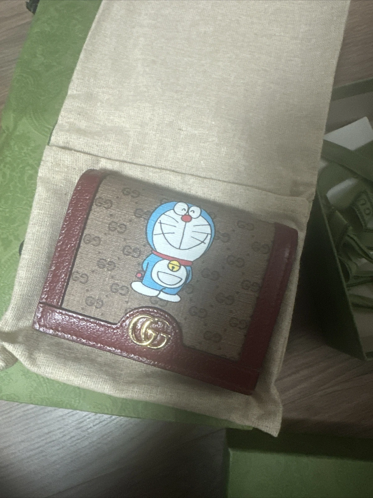 Portefeuille étui pour carte monogramme Gucci x Doraemon GG Supreme   rouge/beige