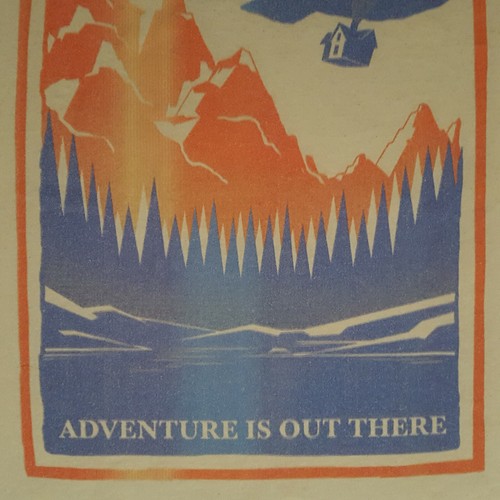 Disney-Pixar UP Movie ADVENTURE IS OUT THERE Balloons Flying House Beige L Shirt - Picture 6 of 12