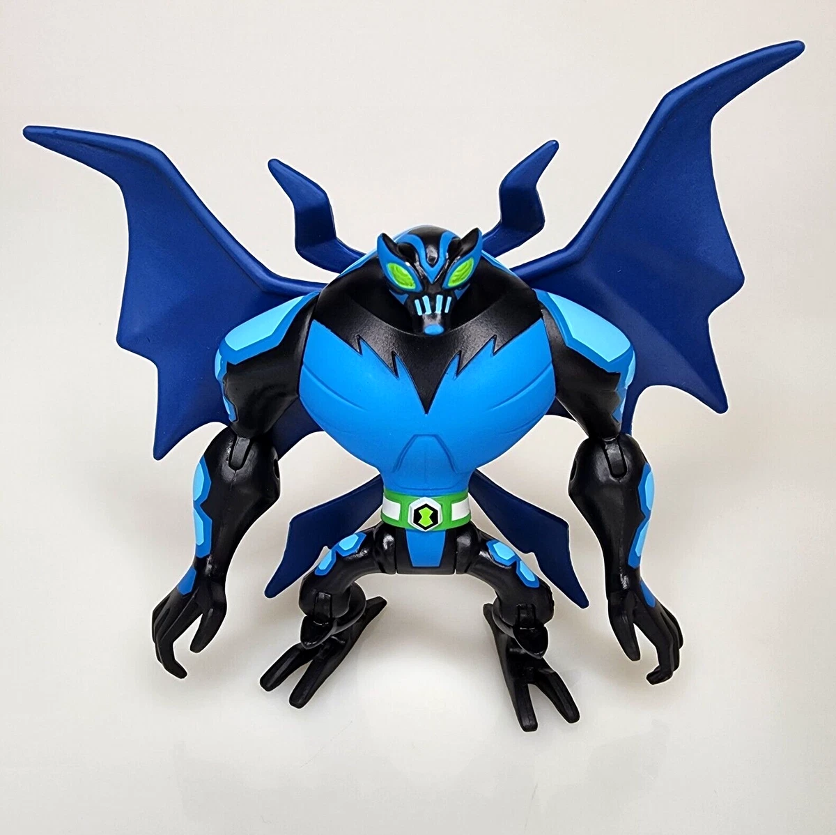 Ben 10 Omniverse Big Chill Alien Action Figure Bandai with Wings - Very  Rare HTF