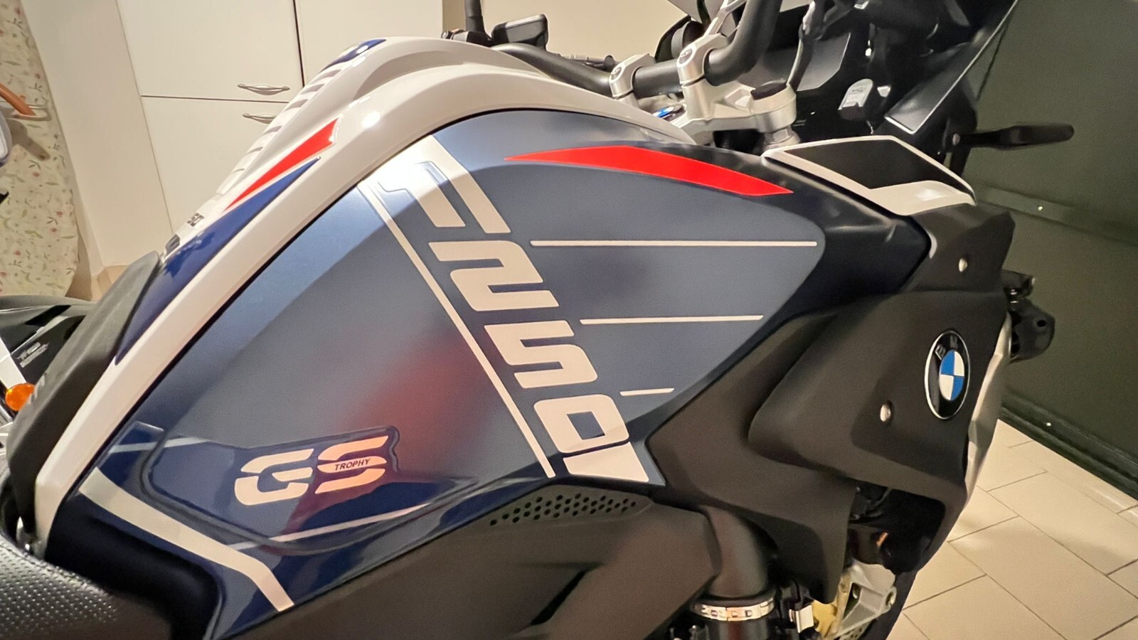 BM110FS COPPIA DEFLETTORI LATERALI SERBATOIO FUME' SCURO BMW R 1300 GS ADV 2024-2025