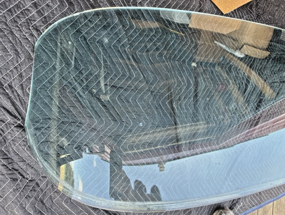 Parabrisas trasero Oldsmobile 88-98 usado OEM GM 1954-1955-1956 (RW119) Foto 4 de 4