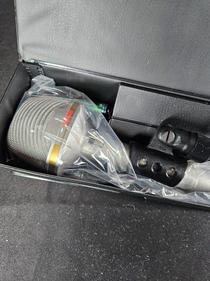 New Old Stock Realistic Stereo Electret Condenser Microphone 33-919 One Piece - Image 4 of 4