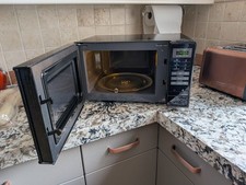 Panasonic NN-E28JBMBPQ 20L kompakte Solo-Mikrowelle - Schwarz 800 W