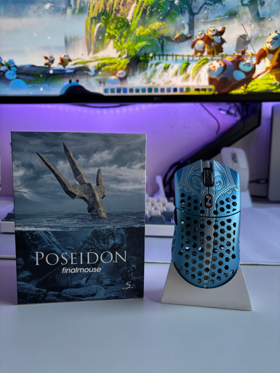 Finalmouse Starlight-12 Poseidon Wireless Mouse STAND INCLUDED