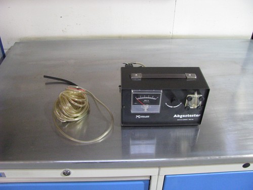 EXHAUST GAS TESTER CO TESTER 12 VOLT NO BOSCH EXCELLENT