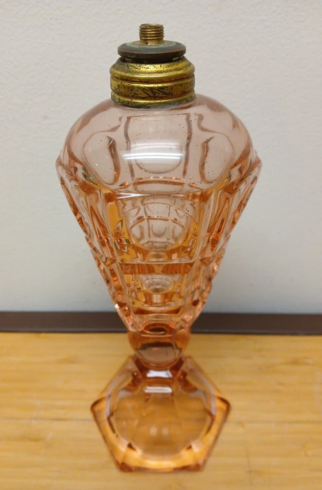Antigua lámpara de aceite de ballena de vidrio prensado rosa C1840 Foto 2 de 4