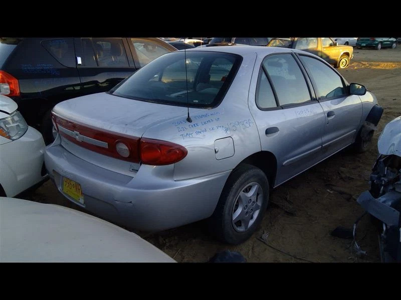 Used Rear Right Door Vent Glass Rear fits: 2003 Chevrolet Cavalier Rear Right Gr - Image 2 of 4