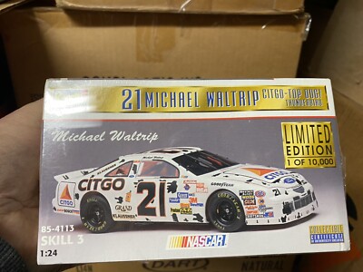 REVELL MONOGRAM Michael WALTRIP'S CITGO FORD ''101 DALMATIONS'' 1/24 NASCAR MODEL