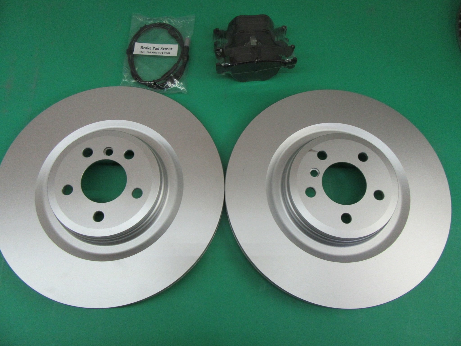 Rolls Royce Ghost rear brake pads rotors + wear indicator