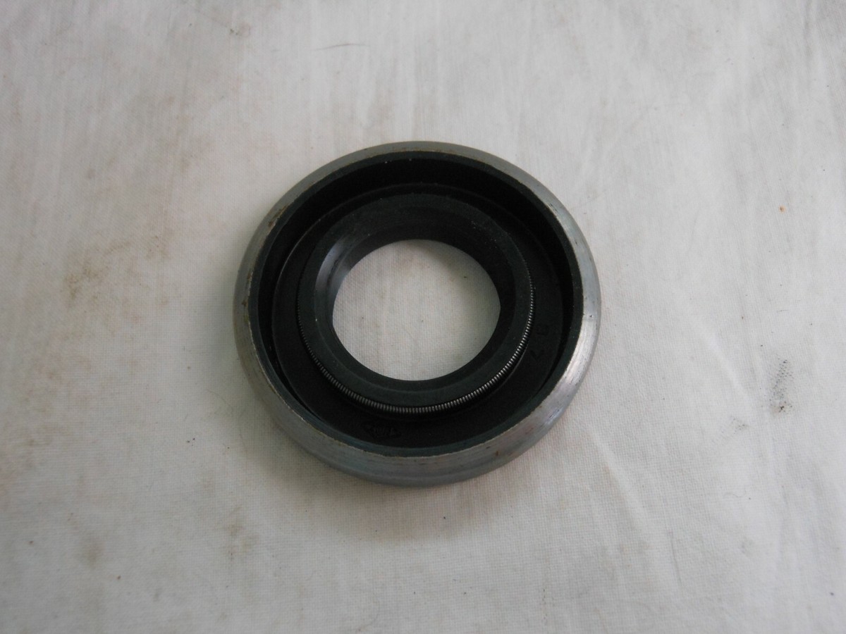 Kawasaki, NOS, KD80, G3SS, MC1 90, G3TR 100, Oil Seal, # 92049