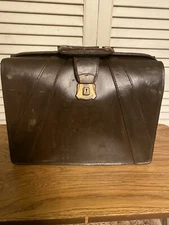 VINTAGE US GOVERNMENT ISSUED LEATHER BRIEFCASE. 1960’s Era. No Key