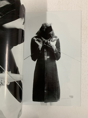 CLEAR MAGAZINE ISSUE 4-BLACK MAGIC FASHION & ARCHITECTURE - Foto 4 di 7