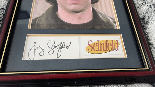 JERRY SEINFELD SIGNED AUTOGRAPHED MATTED 8X10 PHOTO "THE GUM" EPISODE GLASSES - Picture 3 of 4