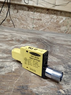 Banner SM312FPQD Mini-Beam Plastic Fiber Optic Sensor 