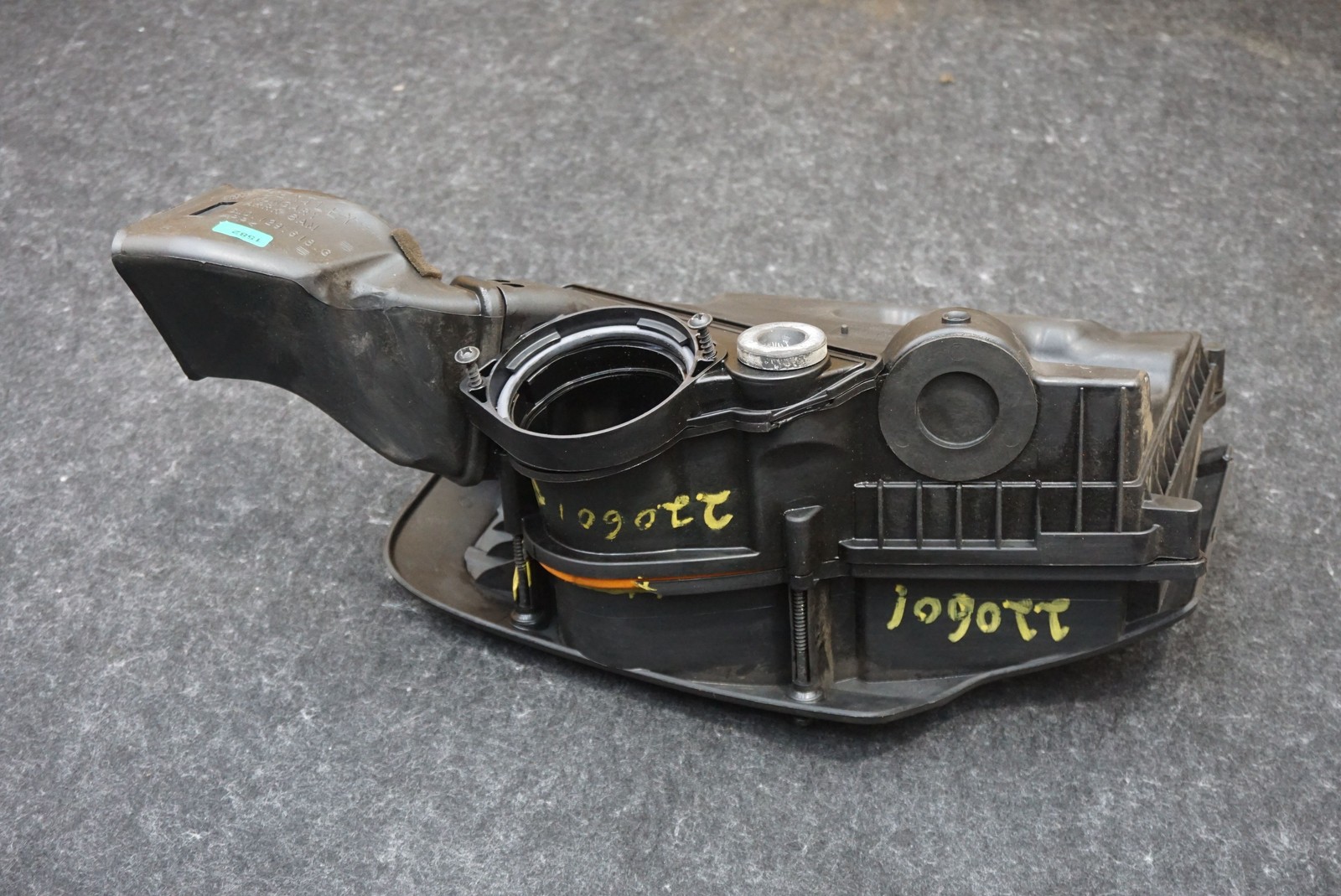 Bentley Continental GT 2016 Right Air filter box P/N 4W0129567