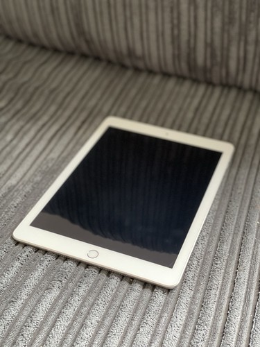 Apple iPad 5th Generation, A1822 (128gb, silver) - Picture 3 of 11
