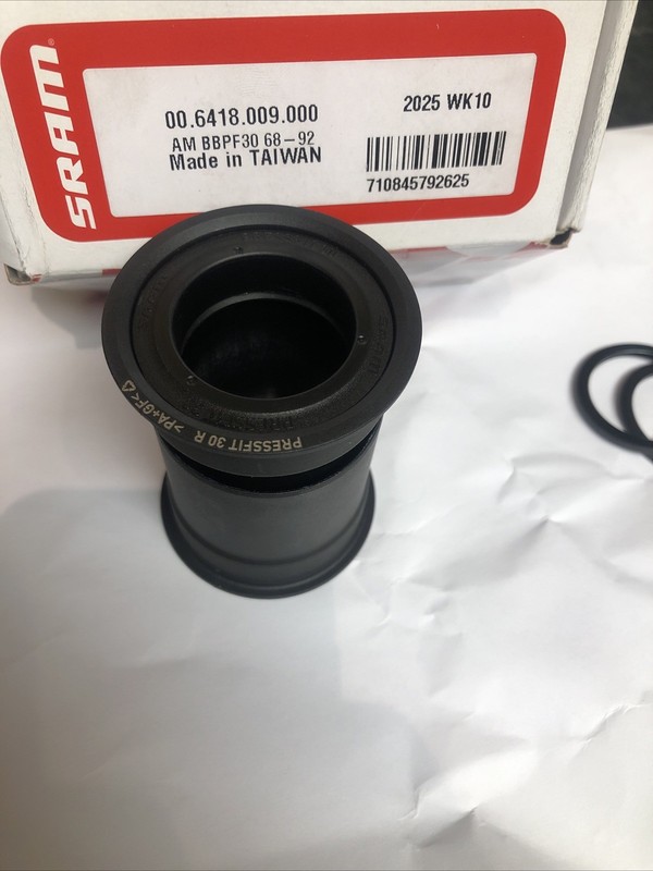 SRAM DUB PF30 Press Fit Bottom Bracket 68 / 92mm