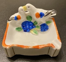Vintage Colorful Ceramic  Love Bird Ashtray Made in Japan 2” x 3”