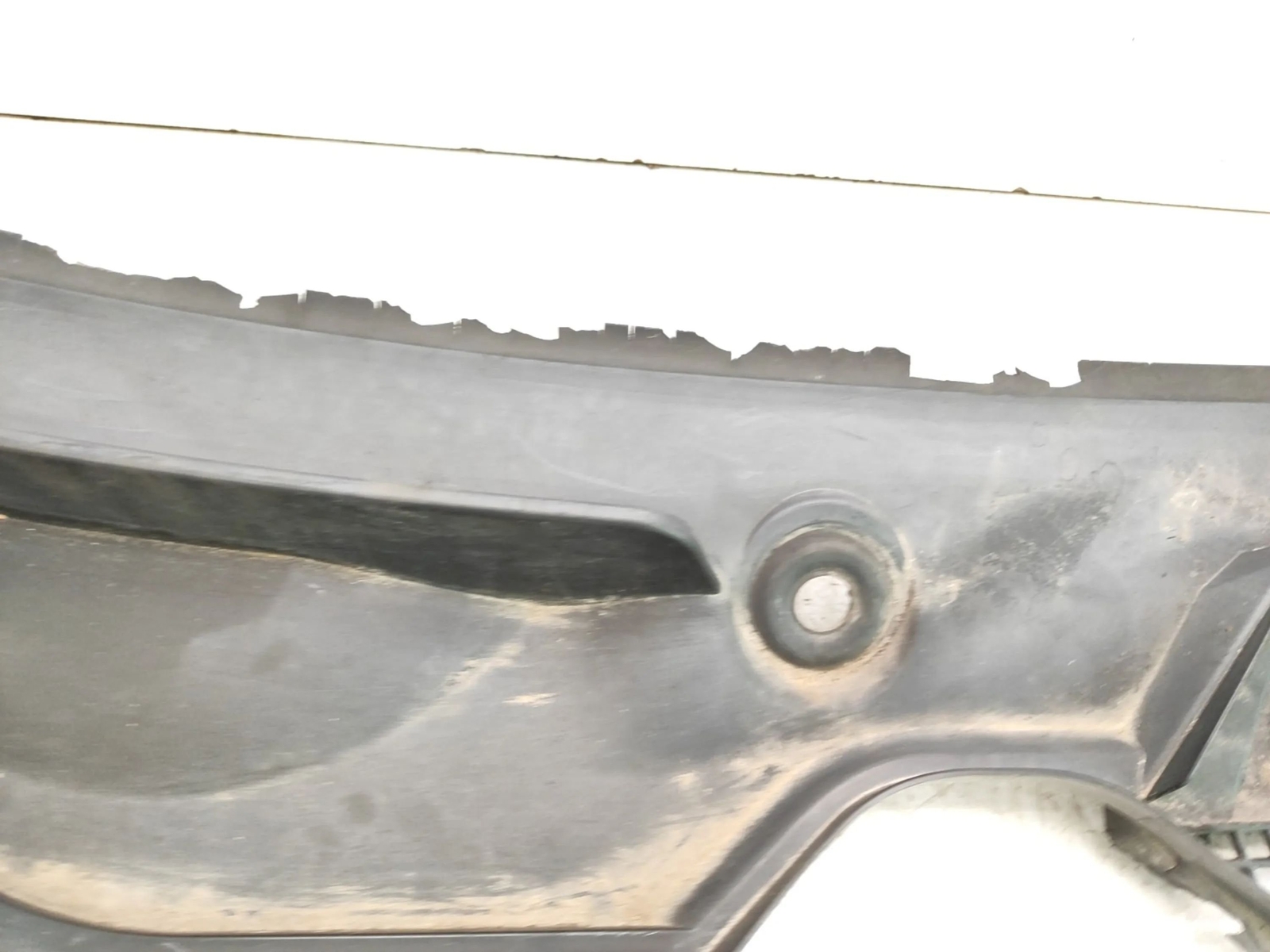 BMW Z4 E85 3.0 PETROL 2003 RHD FRONT WINDSCREEN WIPER COWL COVER 
